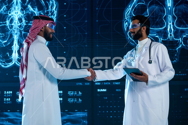 إستخدام تقنية الواقع الإفتراضي لتشخيص الحالات المرضية المستعصية، طبيب ورجل خليجيان سعوديان يتصافحان، تقديم الرعاية الصحية الحديثة، التعاقد مع شركات طبية متطورة، خلفية التصوير بالأشعة المغناطيسية الهولوجرامية الثلاثية الابعاد لمخ الانسان، رؤية مستقبلية 203