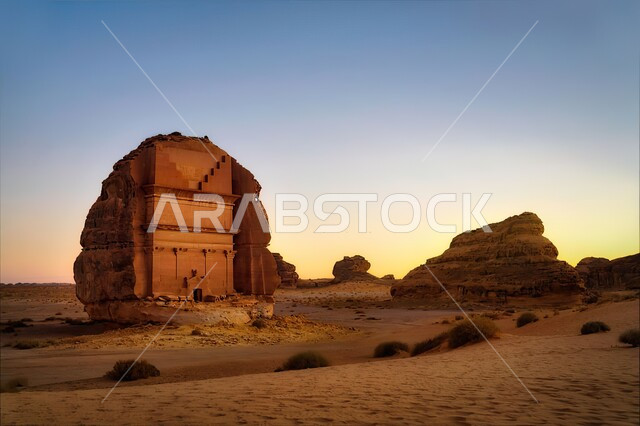 معالم تاريخية وأثرية قديمة في بلدة العلا القديمة، مدائن صالح في محافظة العلا بالمملكة العربية السعودية، أماكن متميزة مشهورة مهيأة للسياح بالسعوديه، الأحافير والصخور الأثرية التاريخية