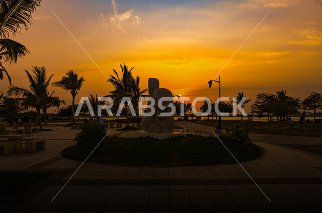 واجهة جدة المائية وقت غروب الشمس, معالم و مناطق سياحية مشهورة، كورنيش الحمراء و الواجهة البحرية في مدينة جدة في المملكة العربية السعودية, المناظر الطبيعيه و الأشجار في جده، حدائق و منتزهات عائلية ترفيهية.