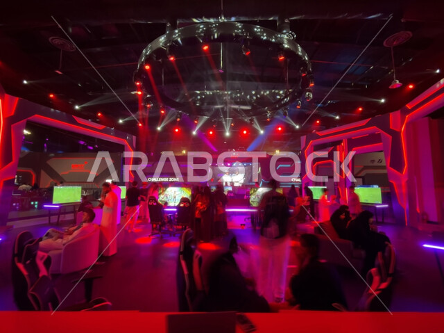 موسم الجيمرز ٨ في بوليفارد الرياض، الجماهير والزوار في قسم الجيمينج، التسلية والترفيه بالألعاب الشبابية الحديثة، تحديث وتطوير الألعاب الإلكترونية في السعودية، إندماج اللاعبين السعوديين الخليجيين في اللعب، منطقة التحديات والبطولات بين الاعبين