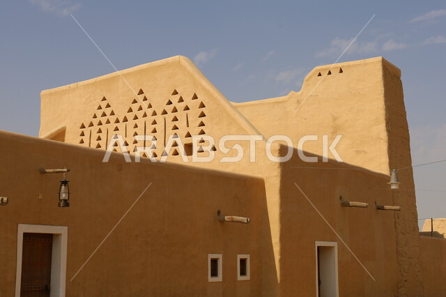 أماكن السياحة التراثية في السعودية، المباني والبيوت الأثرية الطينية في الدرعية القديمة بمدينة الرياض، الفن الهندسي المعماري القديم لأسوار قصر سلوى في البجيري في حي الطريف، معالم أثرية تاريخية قديمة، تأسيس الدولة السعودية الأولى 1727م