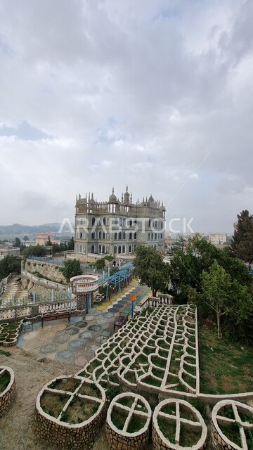 السجل الأول في التاريخ الإسلامي للمخطوطات المكتوبة باليد للقرآن الكريم، قصر المقر التراثي في مدينة النماص في عسير، معالم و أماكن أثرية تاريخية سياحية في المملكة العربية السعودية، الفن الهندسي المعماري على الطابع الاسلامي وثقافة الحضارة الاسلامية.