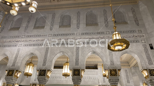توسعة الملك عبد الله للحرم المكي الشريف في مكة المكرمة في السعوديه، الإهتمام بتوسيع بيت الله الحرام، التصميم الهندسي المعماري للمسجد الحرام، معالم وأماكن إسلامية دينية مقدسة، صوره مقربه للديكورات الداخليه والنجف الذهبي على الطراز الإسلامي العريق. 