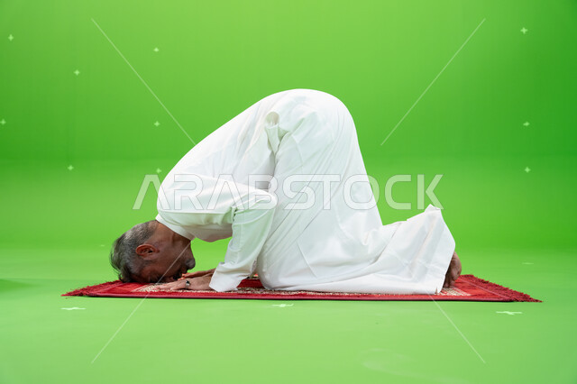 https://cdn.arabsstock.com/uploads/images/104617/supplication-and-reverence-during-prostration-preview-104617.jpg