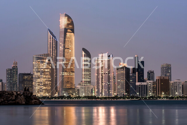 الفن الهندسي المعماري للأبراج وناطحات السحاب المطلة على البحر في مدينة أبو ظبي، النمو والتطور العمراني للمباني والمنشآت في دولة الإمارات، معالم أبو ظبي المشهورة، السياحة في الإمارات