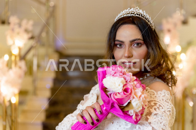 أجمل اطلالة لعروسة سعودية عربية خليجية في يوم زفافها ، ترتدي بدلة الزفاف البيضاء  ، ليلة العمر ، مناسبات و أفراح