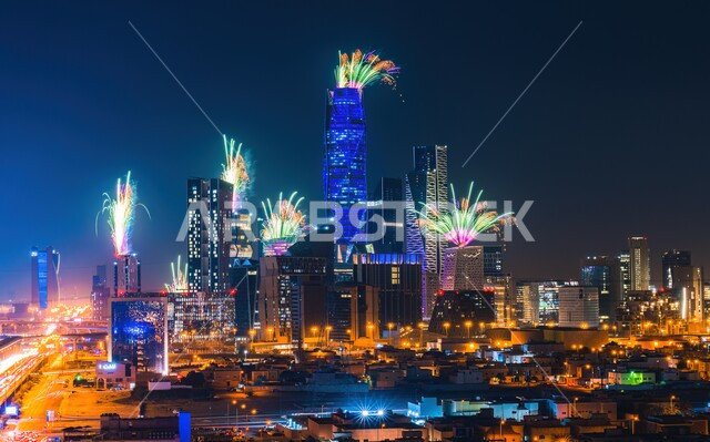 الفن الهندسي المعماري لناطحات السحاب وأبراج الرياض المضاءة في وقت الليل، الاحتفال بالمفرقعات والالعاب النارية، معالم سياحية المشهورة, فعاليات وأنشطة ترفيهية سعودية, الاعياد والمناسبات في المملكة