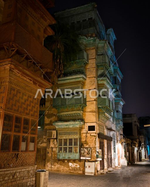المعالم التاريخيه في مدينة جده, صور مقربة للبيوت والمباني القديمة في وقت الليل, التصاميم المعمارية العربية الأثرية, حواري وأحياء البلده المشهورة في السعودية, أماكن ومناطق السياحة في الدولة العربية الاسلامية