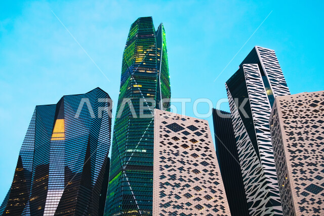 مركز الملك عبد الله المالي (كافد)، معالم الرياض المشهورة ،الأبراج المالية والإقتصادية المضيئة ليلا في مدينة الرياض، الفن الهندسي المعماري للأبراج وناطحات السحاب في المملكة العربية السعودية وقت وضح النهار