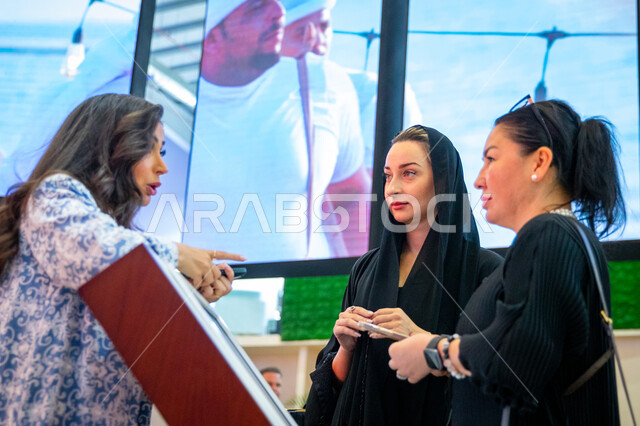 مشاركة النساء في قطاع العقار ضمن معرض سيتي سكيب العالمي، الابتكارات المستقبلية في البنية التحتية للمدن الذكية، مركز الرياض للمعارض في بلدة ملهم في السعودية، رؤية سعودية مستقبلية 2030، الاستدامة والتخطيط المعماري وفرص الاستثمار في المشاريع العقارية