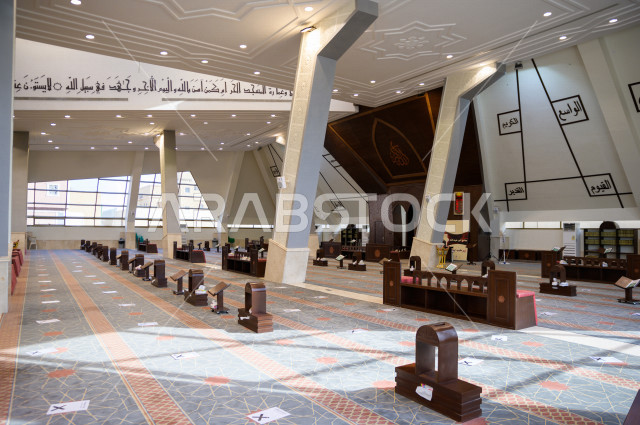 جولة داخل احدى المساجد في المملكة العربية السعودية ،العبادة و التقرب الى الله