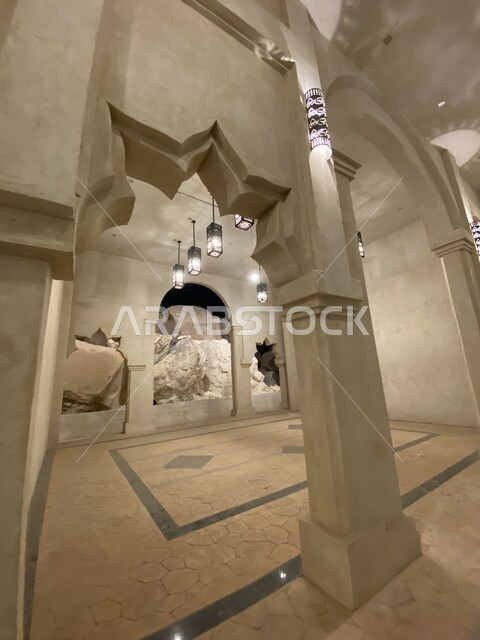 Historical landmarks in the Kingdom, the architectural art of the popular Sunday market building illuminated at night in the town of Al-Qarah, the archaeological markets of Al-Ahsa, tourist places in Saudi Arabia