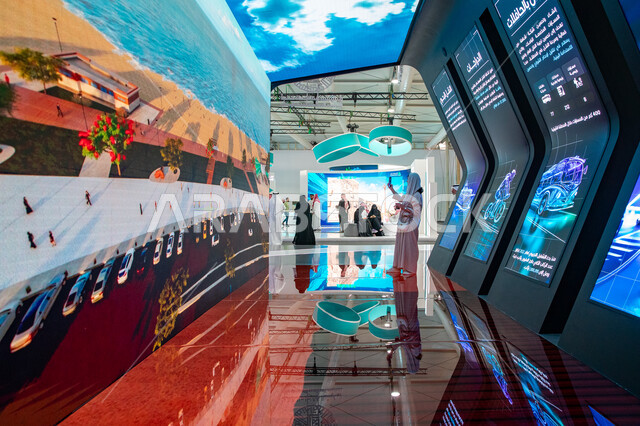 الاستدامة والتخطيط المعماري لقطاع العقارات، شاشات العرض الرقمية الالكترونية في جناح منطقة حائل في معرض سيتي سكيب العالمي، الفرص الاستثمارية في المشاريع السكنية والتجارية، زوار مركز الرياض للمعارض في بلدة ملهم في السعودية، رؤية سعودية مستقبلية 2030 