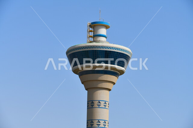 الفن الهندسي المعماري للأبراج وناطحات السحاب في المملكه العربيه السعوديه, صورة مقربه لمناره ينبع في الموانئ والشواطئ البحريه, الأماكن السياحيه المشهورة لتنشيط حركه السياحه وجذب السياح من شتى أنحاء العالم