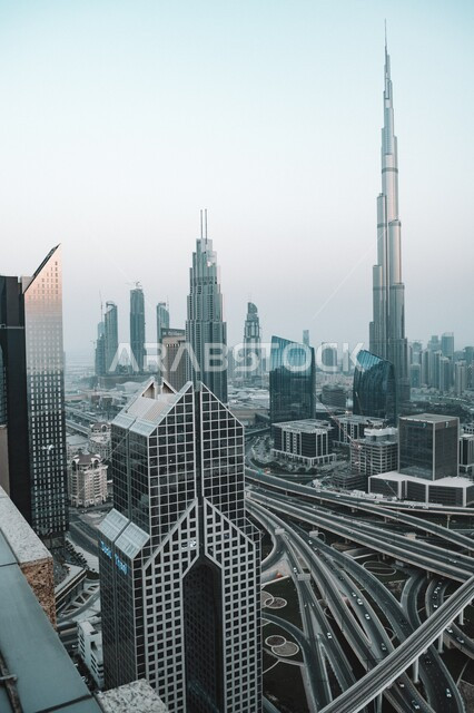  النمو والتطور العمراني لأبراج وناطحات السحاب في شارع الشيخ زايد في مدينة دبي، الفن الهندسي المعماري للمباني والمنشآت في الإمارات العربية المتحدة، معالم سياحية مشهورة في مدينة دبي, أماكن السياحة الترفيهيه الممتعه في وقت النهار
