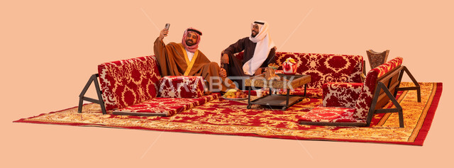 الاهتمام براحة الضيوف، استخدام تطبيقات وبرامج الهاتف المحمول، بورتريه لرجلين عربيين خليجيين سعوديين يقومان بالتقاط صورة تذكارية، استنشاق الهواء النقي والنظيف أثناء الكشتة البرية، مفهوم حسن الضيافه والكرم، جلسات شعبية خارجية مع الأصدقاء، خلفية بيج