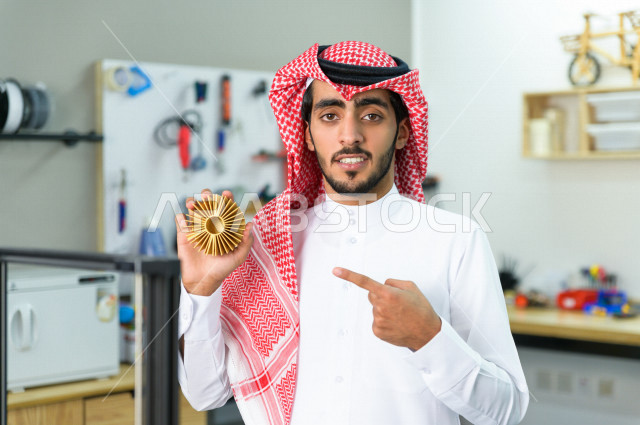 An innovative Saudi young man created a tangible object using a 3D printer, using artificial intelligence for manufacturing, an academy specializing in science, technology, engineering and mathematics.