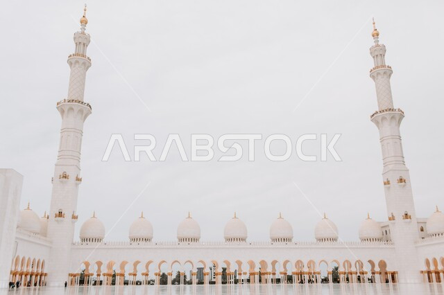 الفن الهندسي المعماري للمنشاءات والمباني الدينية في ابو ظبي، مسجد الشيخ زايد الكبير في مدينة أبو ظبي، معالم وأماكن اسلامية في الإمارات