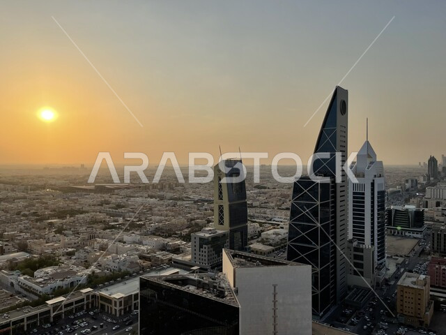الواجهة السياحية لجذب الزوار من شتى أنحاء العالم, التطور الفني والمعماري للأبراج المالية والاقتصادية في مدينة الرياض, ناطحات السحاب والمنشآت في وقت النهار, العمل على نمو وتنمية البناء الهندسي في المملكة العربية السعودية