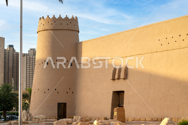 الهندسة المعمارية والمباني الطينية القديمة من التراث السعودي، أماكن ومعالم أثرية سياحية في السعودية، متحف قصر المصمك التاريخي في مدينة الرياض في المملكة العربية السعودية، الحضارة التاريخية في الرياض.