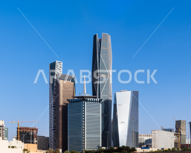 فنون وتصاميم هندسية معمارية مميزة للأبراج الاقتصادية وناطحات السحاب، الشركات الراقية الرائدة في الخدمات المصرفية والتكنولوجيا المالية، مركز الملك عبد الله المالي (كافد) في الرياض بالمملكة، معالم الرياض المشهورة، الوجهة المثالية للمال والأعمال بمعايير عالمية.