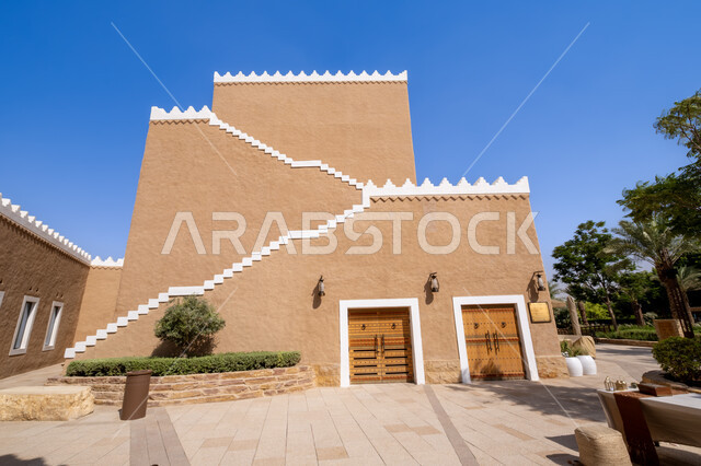 الأماكن و المعالم المشهورة في السعودية في حي الطريف الشعبي ،المباني التاريخيه الاثرية في القرية التراثيه، مركز سياحي ثقافي في منتزه البجيري، الاحتفال باليوم الوطني 23 سبتمبر في جوهرة المملكة، أسوار الدرعية القديمة في مدينة الرياض، يوم التأسيس السعودي 1727 م