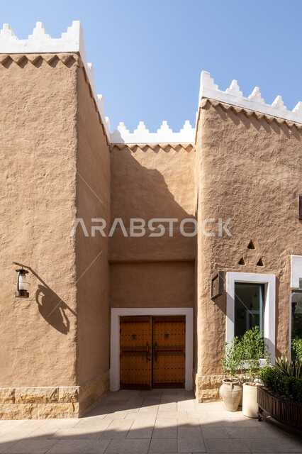 يوم التأسيس السعودي 1727 م, الأبواب الخشبية في المباني الاثرية الشعبيه في القرية التراثيه، مركز ثقافي سياحي في منتزه البجيري، أسوار الدرعية القديمة في مدينة الرياض، الاحتفال باليوم الوطني 23 سبتمبر في جوهرة المملكة، معالم السعودية في حي الطريف التاريخي