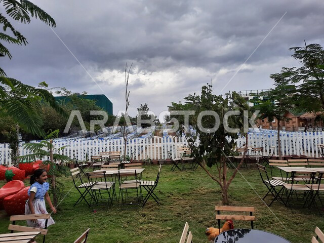 جلسات مريحة وهادئة في مزرعة الفراولة في منطقة الهدا، أهم المنتزهات والمزارع في مدينة الطائف، الطبيعة الساحرة في المملكة العربية السعودية، وجهة مثالية لمحبي الزراعة، قضاء يوم ممتع في الهواء الطلق مع العائلة والأصدقاء