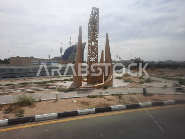 المعالم الأثرية الفريدة في مدينة الطائف، فنون الهندسة المعمارية في التصميم، الساحات والأرصفة الإسفلتية، الشوارع المعبدة في المملكة العربية السعودية، مفهوم السلامة المرورية، حركة مرور السيارات في الطرقات، موقع لاستقطاب الزوار والسائحين.