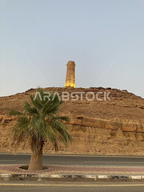 معالم القصيم التراثية المشهورة, برج مراقبة اثري على القمم والمرتفعات الجبلية في محافظة الشماسية, الطرقات والشوارع المعبدة في المملكة العربية السعودية, الأبراج المبنية على الطراز الحجري القديم