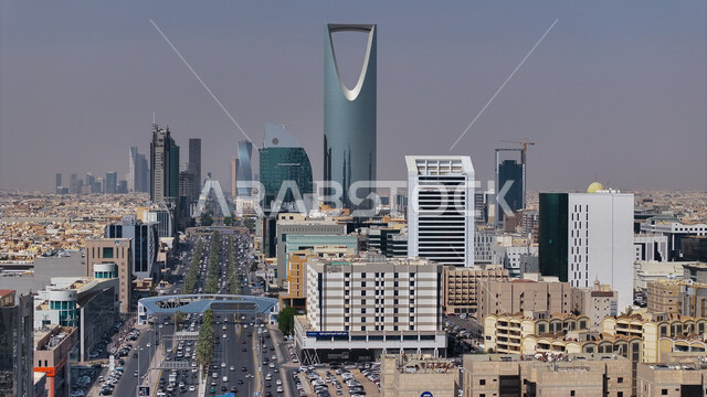  الفن الهندسي المعماري للأبراج وناطحات السحاب, النمو والتطور العمراني، برج المملكة المتميز في مدينة الرياض، موقع لجذب واستقطاب السائحين في المملكه العربيه السعودية، معالم سياحية وحضارية مشهورة .