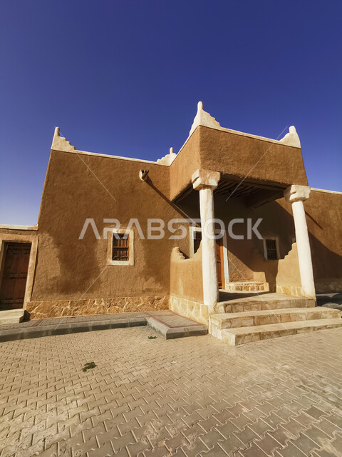 مباني تاريخية تراثية قديمة في المملكة العربية السعودية ، الإستجابة لحالات الطوارئ، تعزيز الأمن والأمان في المدن، صورة مقربة لمركز شرطة الجبيلية في محافظة الدرعية، أماكن جذب واستقطاب السائحين من الخارج .
