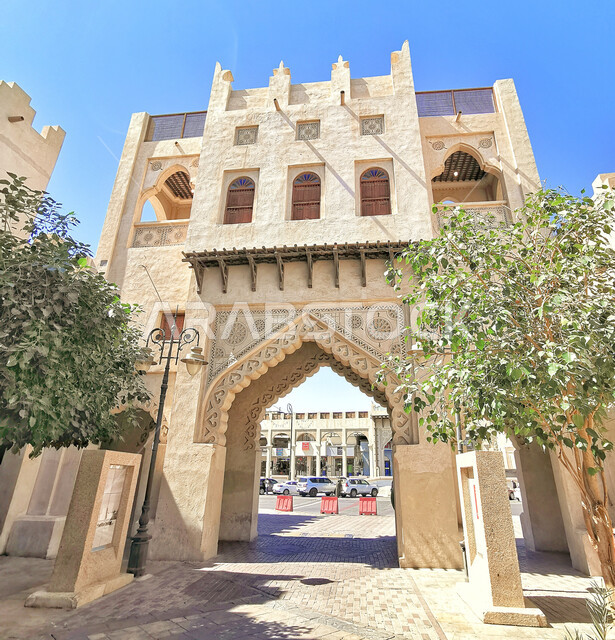 أسواق شعبية تقليدية، التصميم الخارجي لبوابة سوق القيصرية التراثي في محافظة الاحساء في المملكة العربية السعودية، الفن الهندسي المعماري القديم، معالم تاريخية وأماكن اثرية سياحية في السعودية