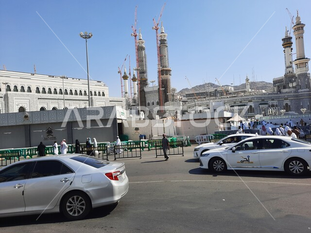 مداخل للدخول إلى الأراضي المقدسة، الفن الهندسي المعماري للأماكن الدينية المقدسة، نقاط تجمع زوار المسجد الحرام في مكة المكرمة، مركز دخول المعتمرين (الشبيكة)، الفناء الخارجي للحرم المكي، أداء العبادات للتقرب إلى الله تعالى