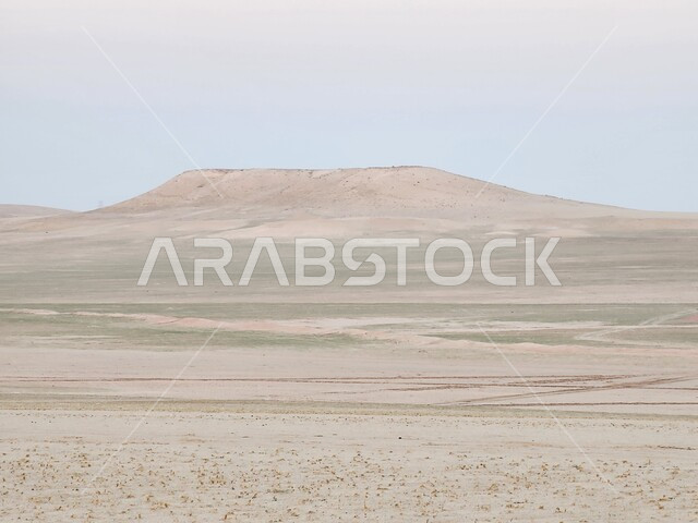 التضاريس والمرتفعات والقمم الجبلية في البراري، التكوينات والتشكلات الصخرية في صحراء المنطقة الشرقية في المملكة العربية السعودية، الرمال الناعمة والكثبان الرملية الذهبية، مناطق البادية والبيئة الطبيعية الصحراوية، خلفية الطبيعة