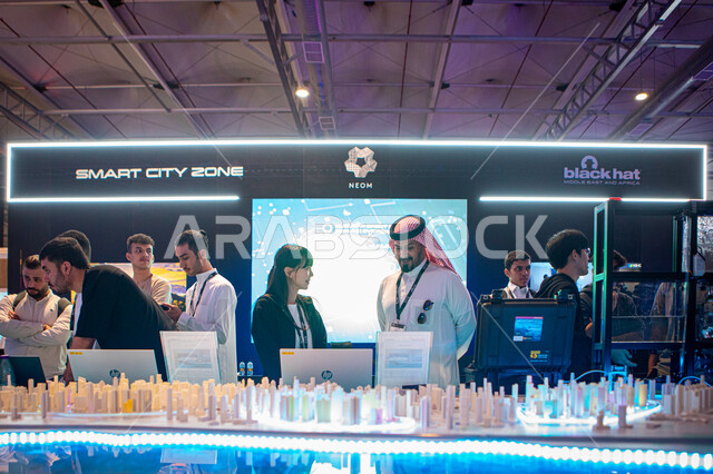 الحمايه من القرصنه التكنولوجية، عرض تقنيات عالميه حديثه من حول العالم في معرض بلاك هات للأمن السيبراني ، قدوم الزوار من مختلف البلدان، إنشاء مركز حيوي لمشاركة أحدث التطورات في أمن الشبكات, استكشاف الابتكارات في مجال السايبر سكيوريتي, فعاليات موسم الرياض
