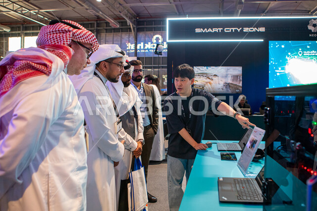  إنشاء مركز حيوي لمشاركة أحدث التطورات في أمن الشبكات, عرض تقنيات عالميه حديثه من حول العالم في معرض بلاك هات للأمن السيبراني ، قدوم الزوار من مختلف البلدان، الحمايه من القرصنه التكنولوجية، استكشاف الابتكارات في مجال السايبر سكيوريتي, فعاليات موسم الرياض