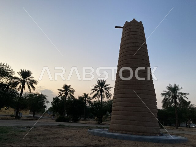 معالم القصيم التراثية المشهورة في وقت الغروب, الفن الهندسي المعماري لبرج الشماس الاثري على القمم والمرتفعات الجبلية في محافظة الشماس, الطرقات والشوارع والحدائق في مدينة البريدة في المملكة العربية السعودية, الأبراج المبنية على الطراز الحجري القديم