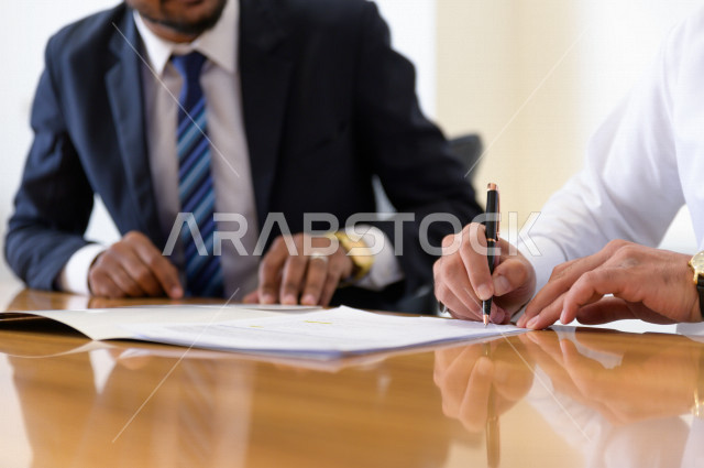 توقيع عقد عمل بشركة سعودية خليجية ، عقد شراكة