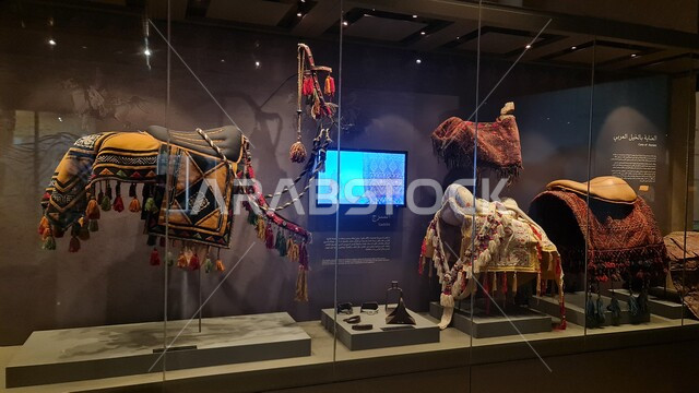 أدوات الخيول القديمة، مشروع تطوير الدرعيه التاريخية، أماكن ومباني سياحيه اثريه مشهوره, متحف البجيري التاريخي في الرياض، موقع تراثي عالمي، حضارة وتاريخ المملكة العربية السعودية، حب وشغف السعوديين بالخيل العربي الأصيل، شاشات الكترونية رقمية