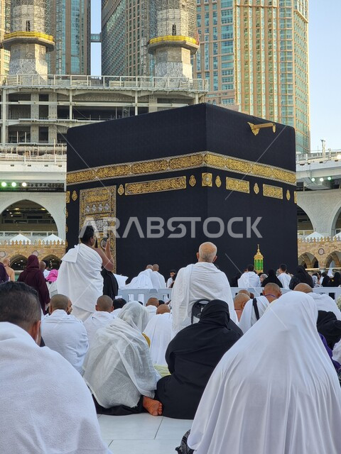  الطواف حول الكعبة المشرفة، صورة مقربة لحجاج بيت الله الحرام في الحرم المكي الشريف في مكة المكرمة في المملكة العربية السعودية، أداء مناسك الحج والعمرة، أماكن ومعالم دينية اسلامية مقدسة