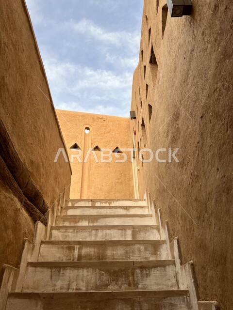 Archaeological entertainment places during the day, the historic Diriyah development project, Al-Bujairi Overlook and Park in the Diriyah neighborhood in the city of Riyadh, mud installations built in the old style, areas of tourism and authentic Saudi Arabian civilization, enjoying the famous tourist attractions