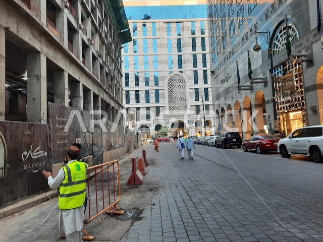 مشاريع انشاء الابنية الفندقية المتطورة، النمو والتقدم العمراني في المدينة المنورة، الفن الهندسي المعماري على الطراز الحديث للأبراج والفنادق في الفناء الخارجي للمسجد النبوي الشريف، معالم واماكن اسلامية دينية مقدسة .