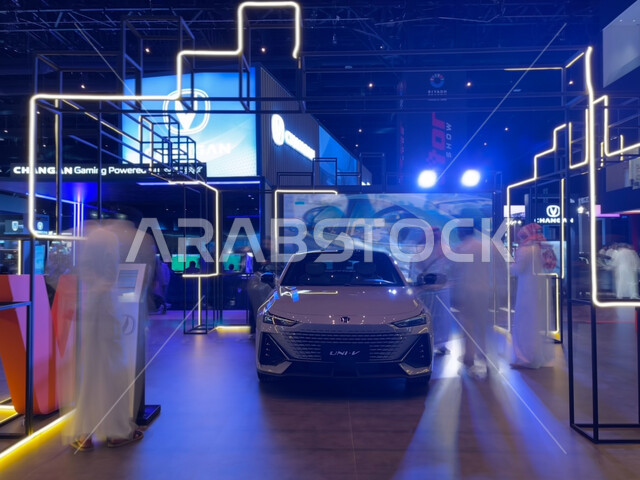 السيارات الكهربائيه الحديثه المتطوره في السعوديه، جذب الزائرين من مختلف البلدان، المركبات الفاخرة المميزة في معرض الرياض ، انضمام ابرز العلامات في الصناعات التجارية، المشاركة في الانشطة الترفيهية، فعاليات موسم الرياض