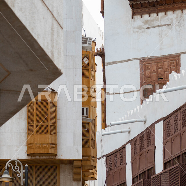 صورة مقربة للمباني الأثرية في البلد التاريخي في جدة, المدينة التاريخية في المملكة العربية السعودية، فن التصميم المعماري على الطراز العربي القديم، أماكن سياحية تراثية شعبية، المعالم التاريخية في حي البلد