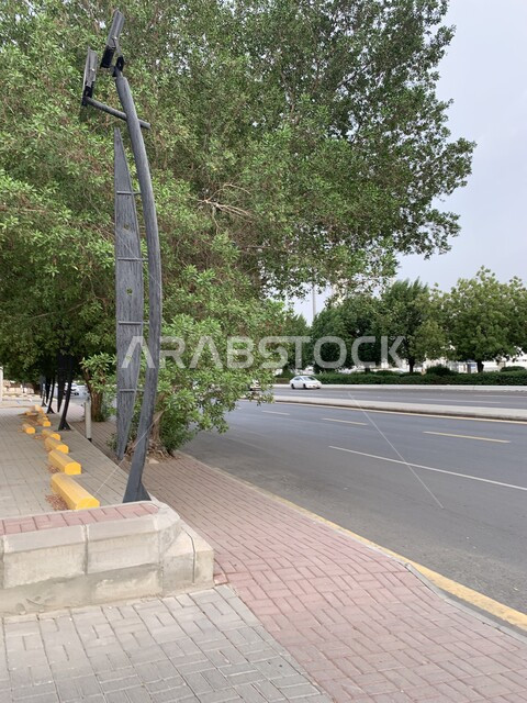 الأرصفة والبنية التحتية المتميزة, معالم واماكن اسلامية دينية مقدسة, زراعة الأشجار والنباتات الخضراء في مكة المكرمة، حركة السيارات في الطرقات والشوارع المعبدة في المملكة العربية السعودية، وسائل النقل العامة, اسلاميات وعباده .