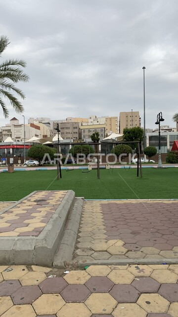 الحدائق العامة الترفيهيه في السعودية، الاهتمام في زراعه الاشجار والنباتات الخضراء، الأماكن و المعالم السياحية المشهورة، الفنون و التصاميم الهندسية المعمارية للأبراج وناطحات السحاب، المباني السكنية و التجارية في مكة المكرمه، خلفية السماء الملبدة بالغيوم