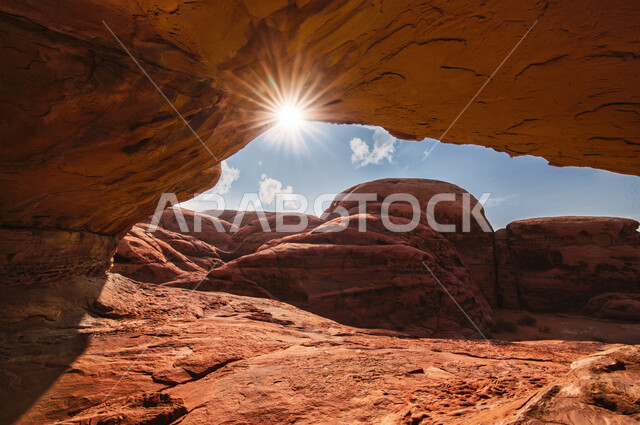 المعالم التاريخية الأثرية, الطبيعة الصحراوية في المملكة العربية السعودية, أماكن جذب واستقطاب السائحين من شتى أنحاء العالم, التكوينات والتشكيلات الصخرية في محافظة العلا التراثية, أماكن السياحة وقضاء الوقت الممتع والتعرف على التاريخ والأصالة والعراقة السعودية