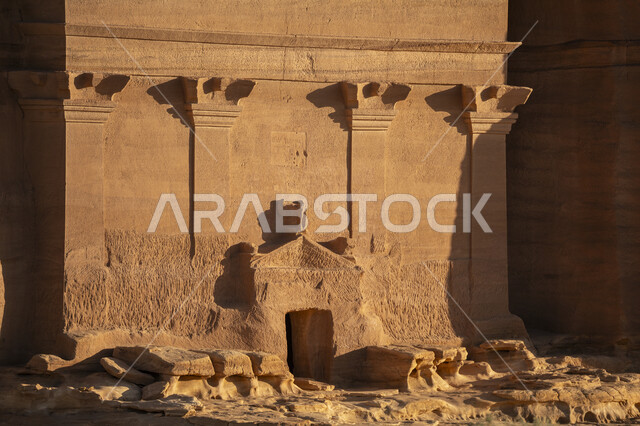 المعالم التاريخية الأثرية, الطبيعة الصحراوية في المملكة العربية السعودية, مناطق جذب واستقطاب السائحين من شتى أنحاء العالم, التكوينات والتشكيلات الصخرية في محافظة العلا التراثية, أماكن السياحة وقضاء الوقت الممتع والتعرف على التاريخ والأصالة والعراقة 