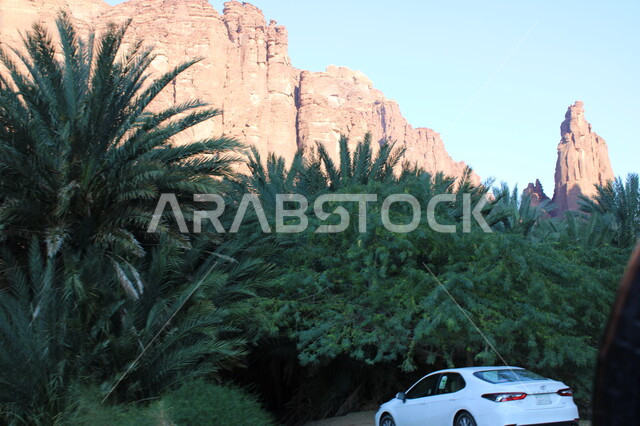 التضاريس والنحت الصخري، رحلات ومغامرات برية استكشافية في وادي الديسة، سلسلة الجبال والتكوينات والتشكلات الصخرية في منطقة تبوك، المناطق الصحراوية والكثبان الرملية في البراري، معالم اثرية تاريخية قديمة، اماكن سياحية مشهورة في المملكة العربية السعودية